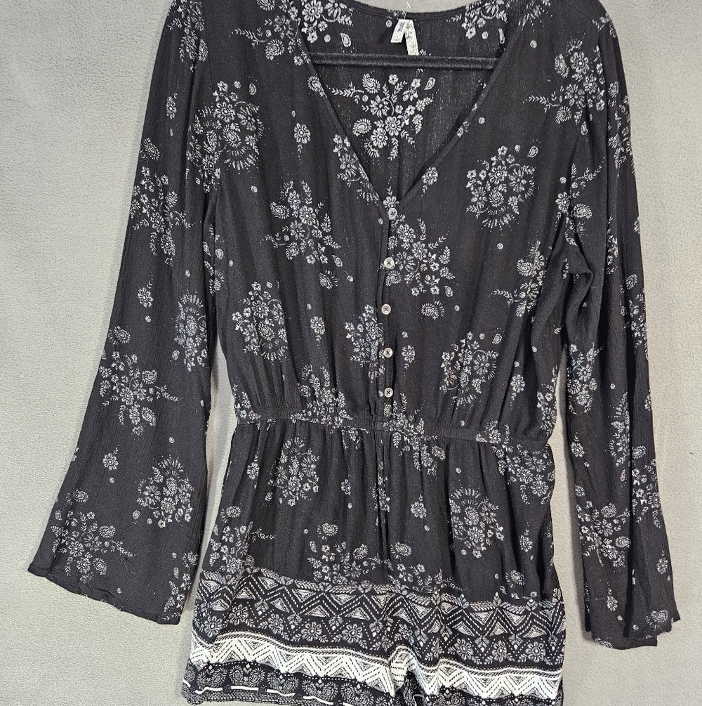 Mudd Y2K Womens Large Romper Shorts Black Floral Vneck Buttons Long Sleeve